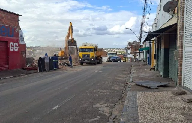 Imóveis comerciais são demolidos na Rua de Aurora para novo empreendimento; demolição estava prevista deste 2017