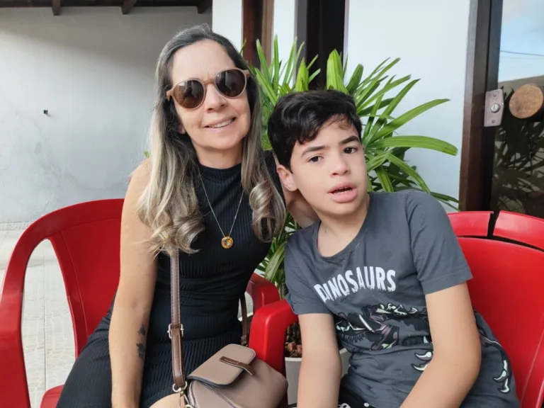 Adriana Carla Ferreira e o filho, José Lucas