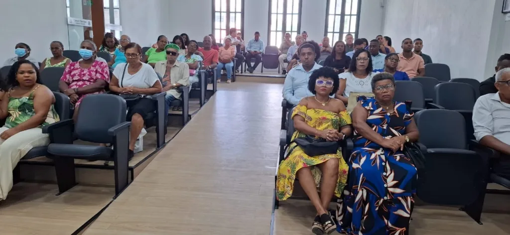 sessão Câmara Municipal em homenagem as mulheres feirantes