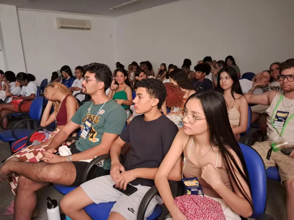 Jovens espíritas debatem a ecologia durante congresso (7)