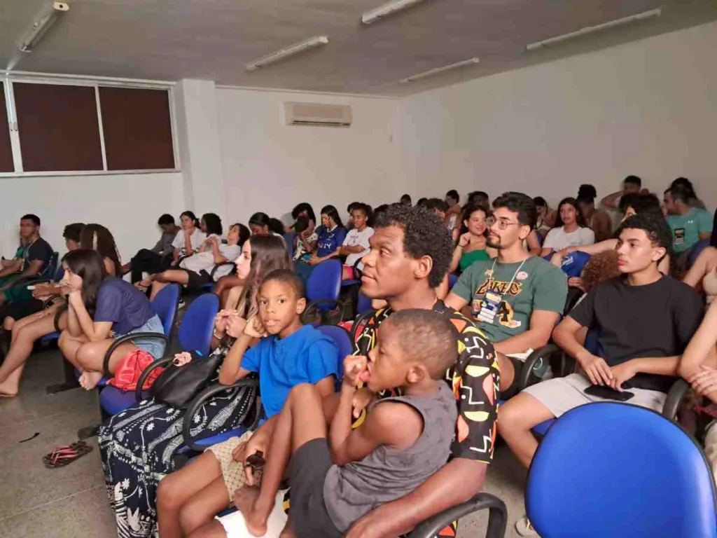 Jovens espíritas debatem a ecologia durante congresso (11)
