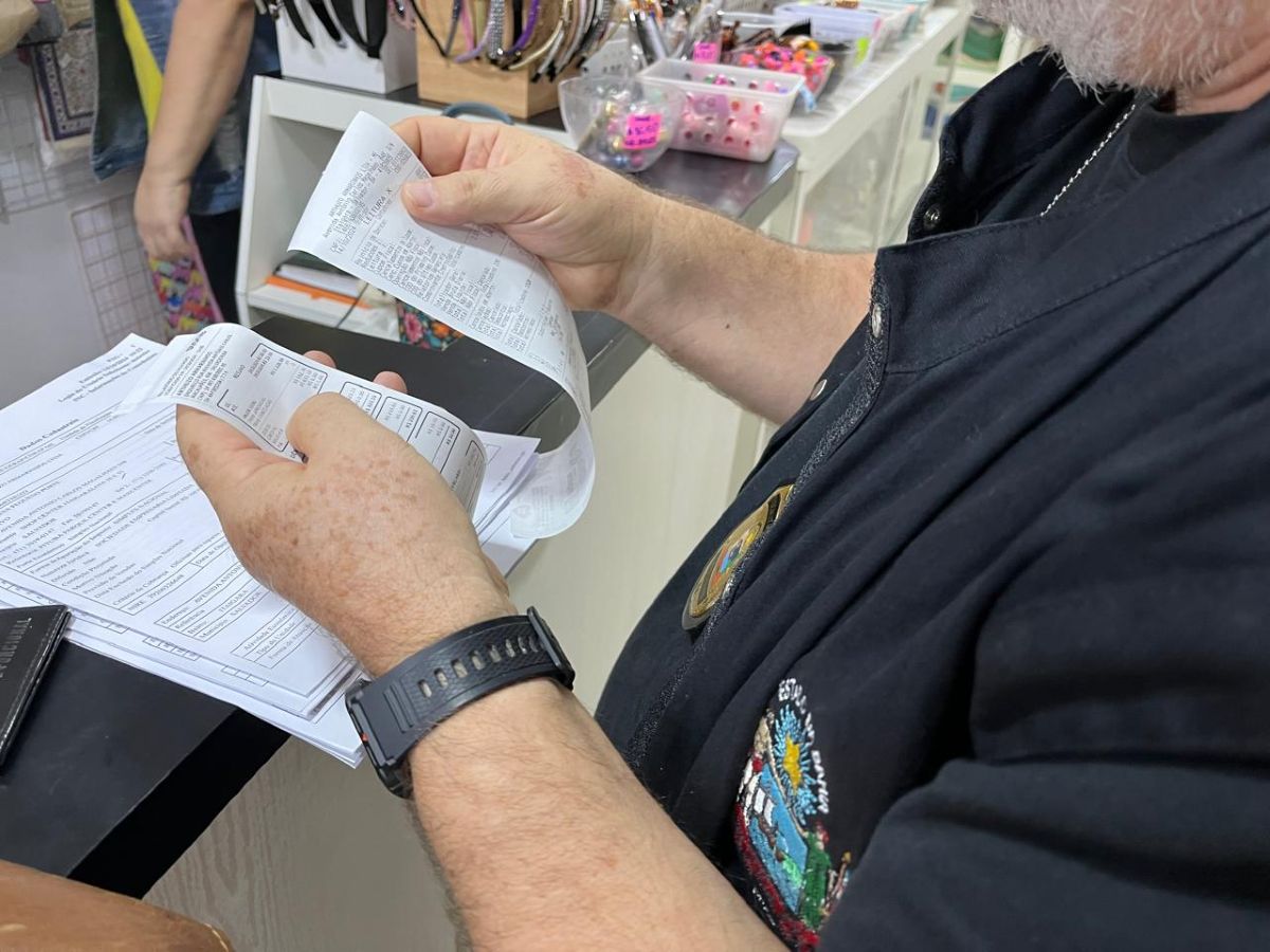 Operação verifica máquinas de cartão