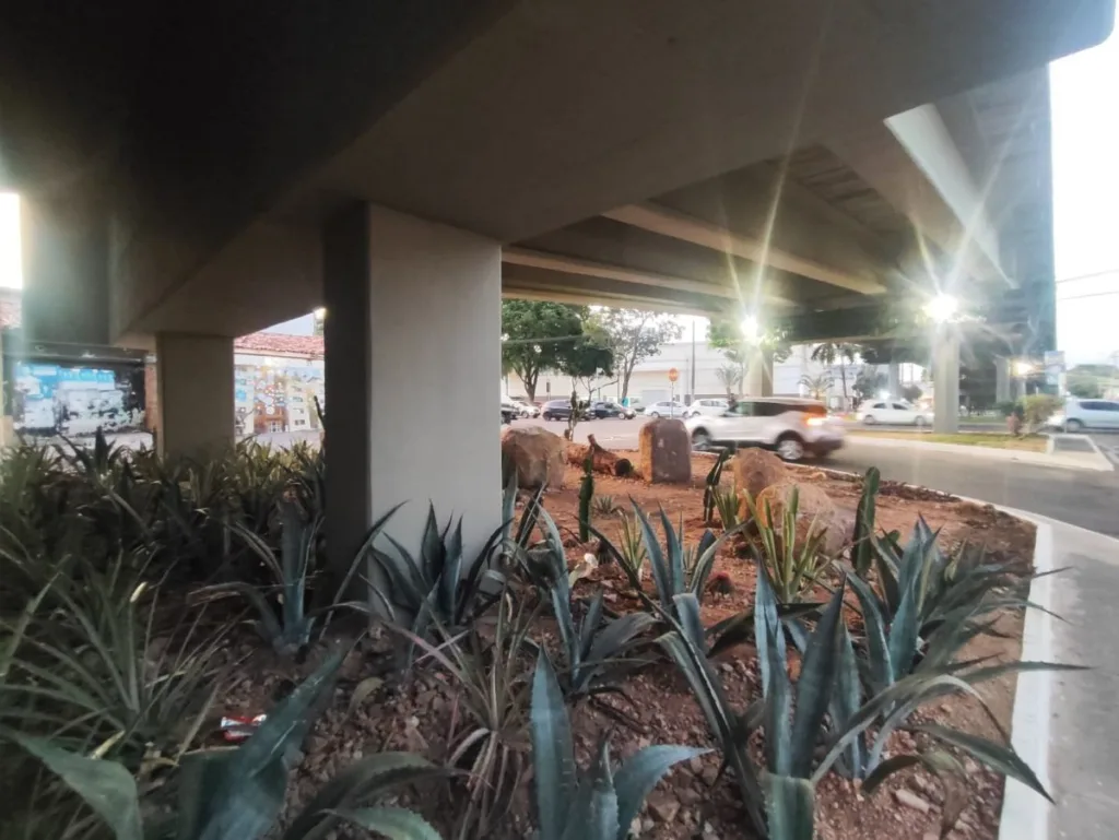 requalificação de viaduto da Av. Getúlio Vargas com a João Durval