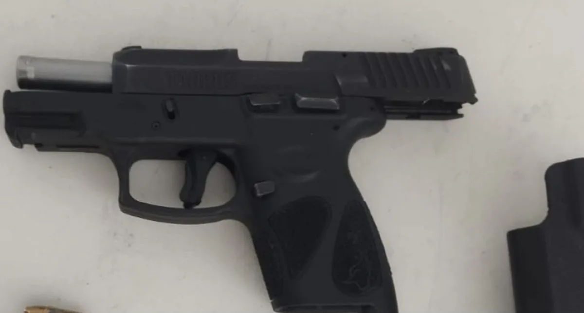 Pistola Apreendida Pistola Apreendida
