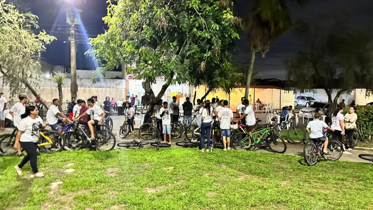 Amigos e familiares realizam pedalada em homenagem à memória de Haron Gabriel
