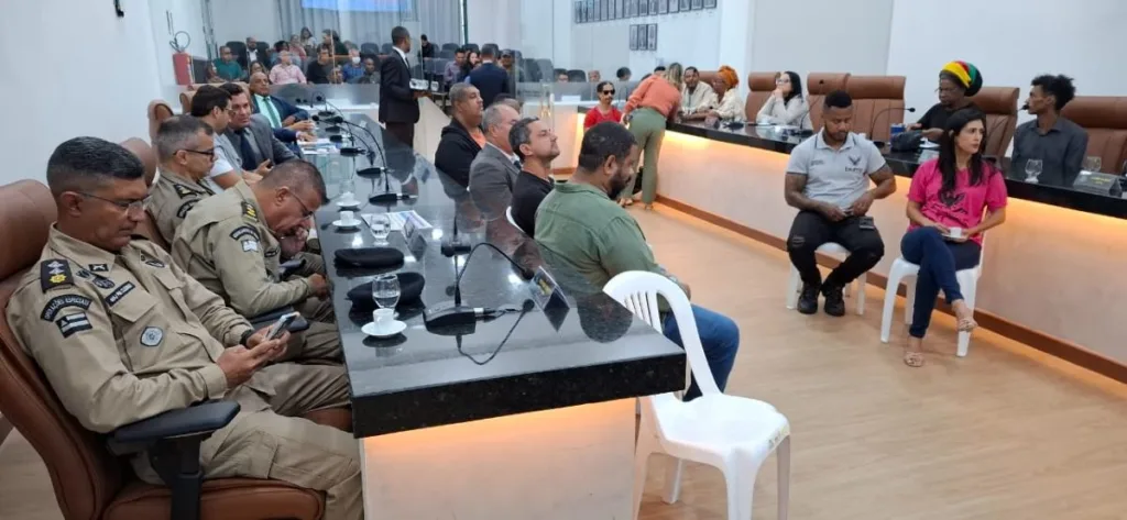 Debate deve ser mais amplo, avalia vereador sobre mudança de data da Micareta durante audiência pública