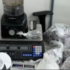 Laboratório de drogas em Salvador - policiais