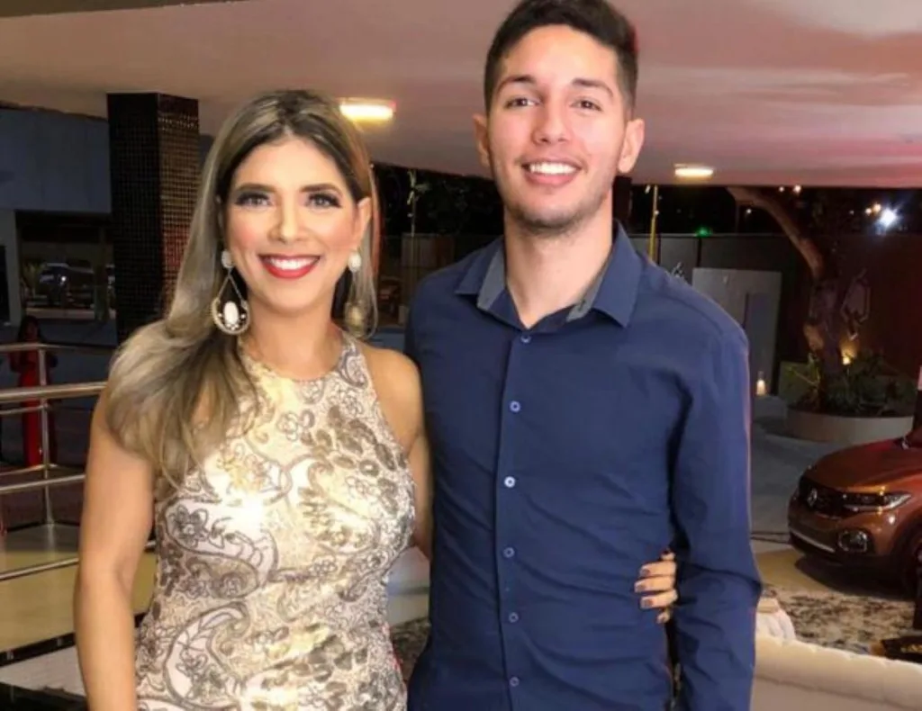 Quezia carneiro e o filho Gabriel