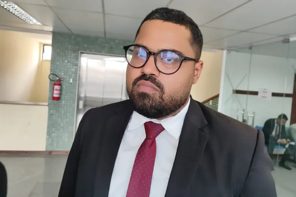Caio Vitor - advogado