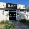 Caso foi registrado na 18ª Delegacia Territorial de Camaçari — Foto: Uéditon Teixeira/g1 Três homens morreram após uma