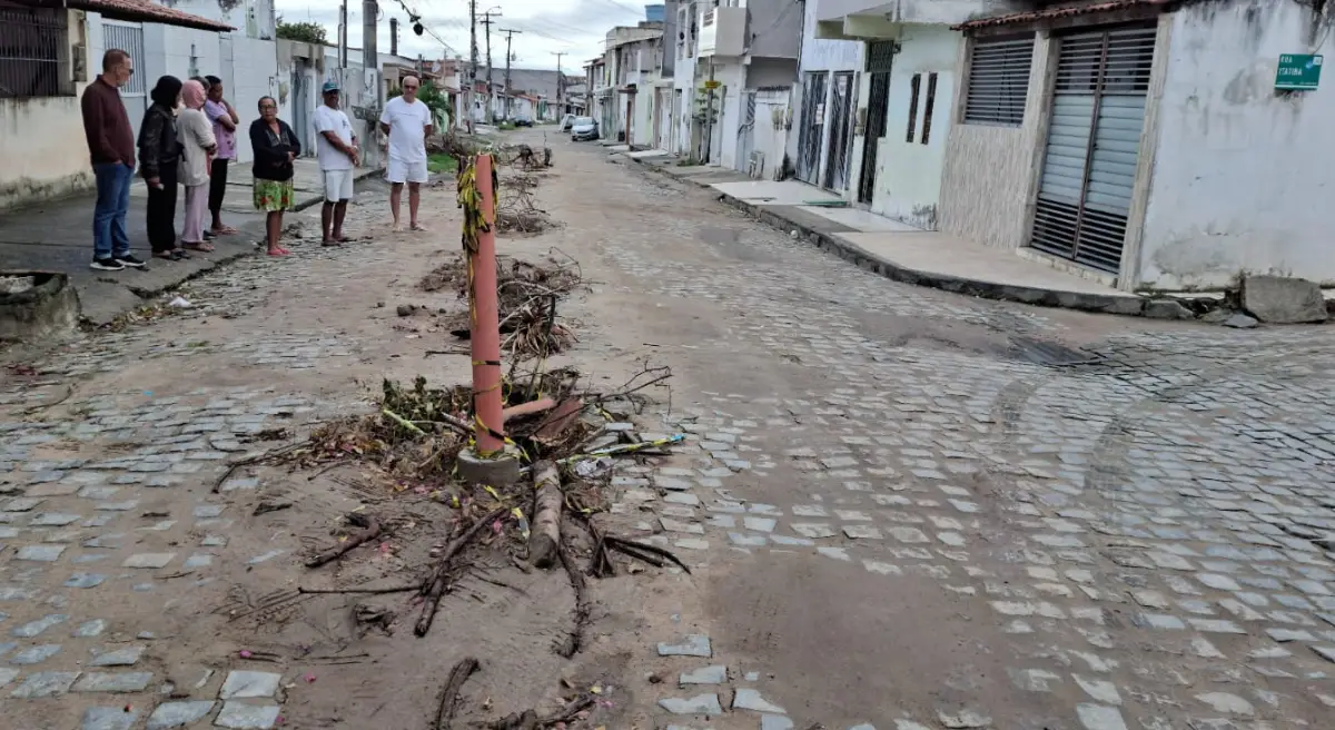 Moradores do Caseb cobram conclusão de obra da Embasa