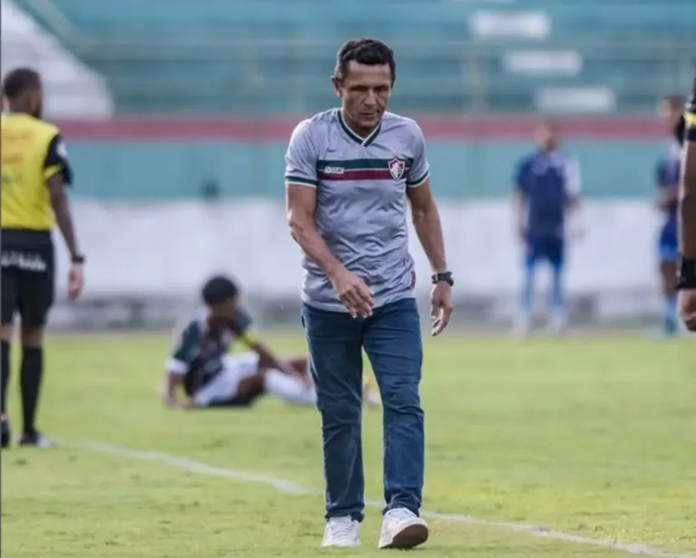 Paulo Sales - ex-técnico - Fluminense de Feira