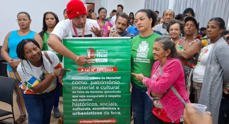 Feirantes da Marechal Deodoro e da Bernardino Bahia cobram diálogo com a prefeitura para definição de modelo de barracas