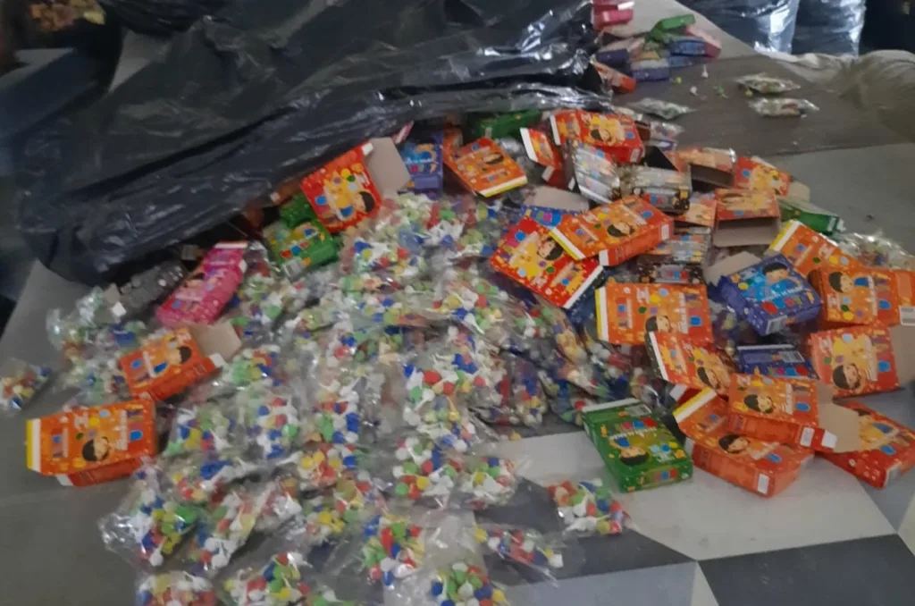 insumos explosivos e fogos de artifício apreendidos