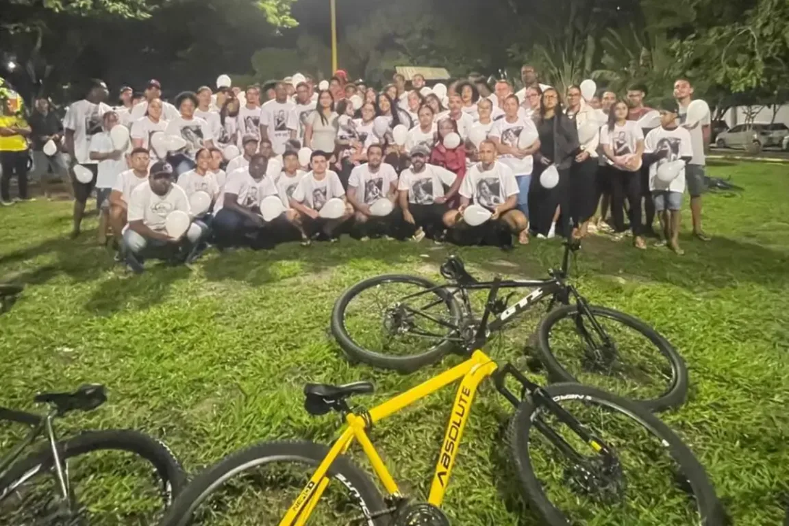 Amigos e familiares realizam pedalada em homenagem à memória de Haron Gabriel