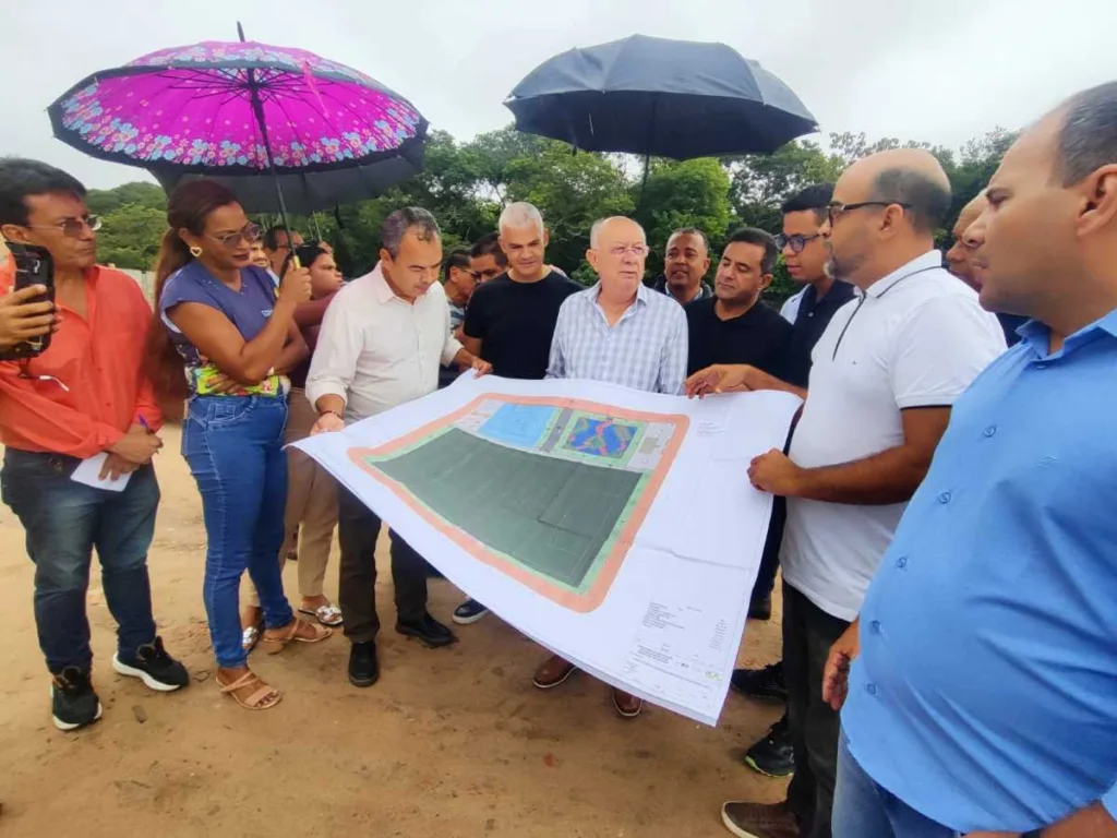 Prefeito assina ordem de serviço para complexo esportivo em Feira de Santana3