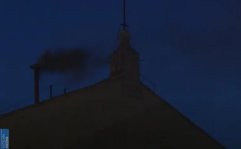 fumaça - vaticano