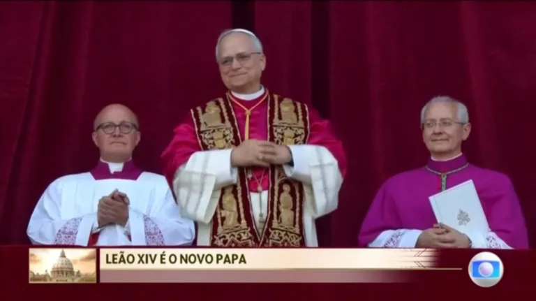 Robert Francis Prevost novo papa