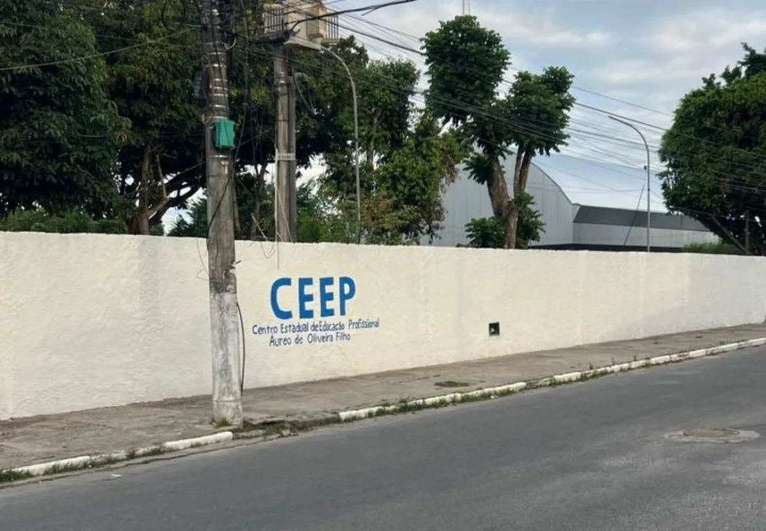 Ceep Áureo Filho, no bairro Santa Mônica
