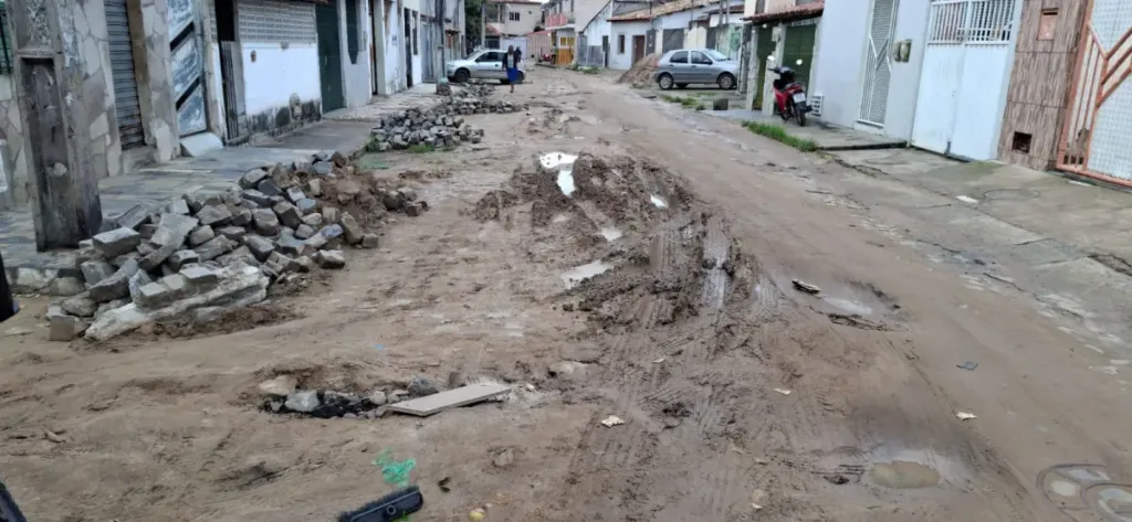 Moradores do Caseb cobram conclusão de obra da Embasa