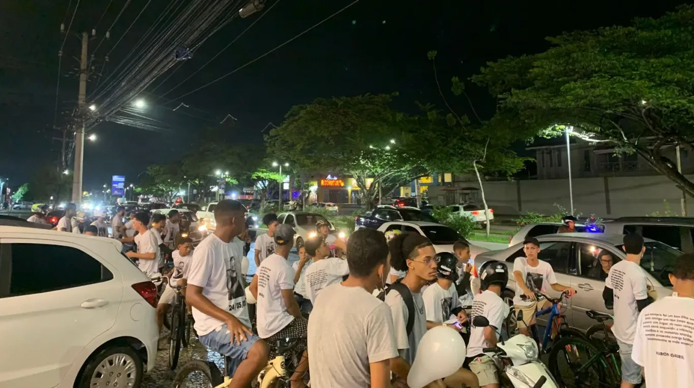Amigos e familiares realizam pedalada em homenagem à memória de Haron Gabriel