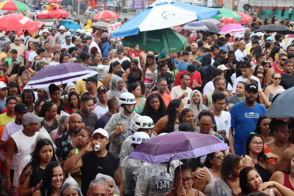 Arrastão da Micareta de Feira 2025 com Thiago Aquino e Timbalada