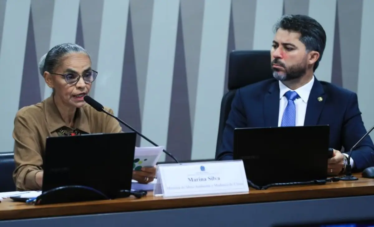 Marina Silva recebe ataques no senado -