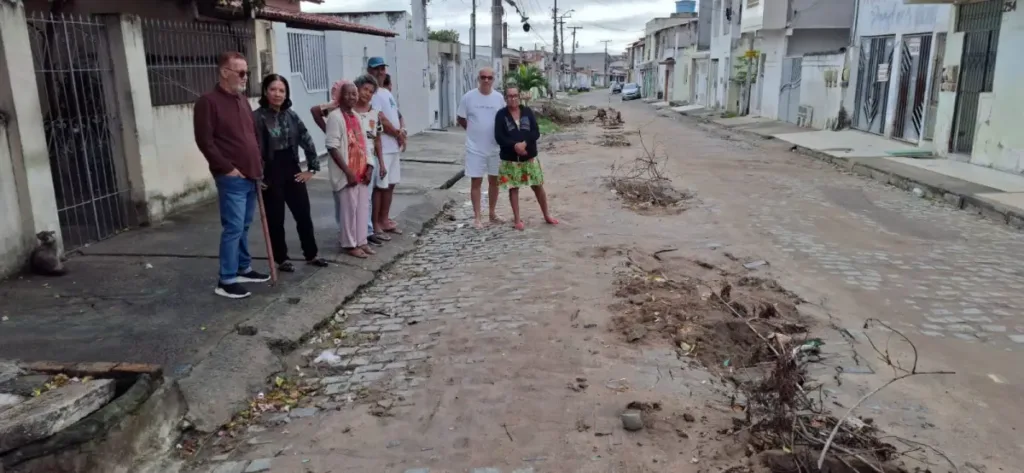 Moradores do Caseb cobram conclusão de obra da Embasa