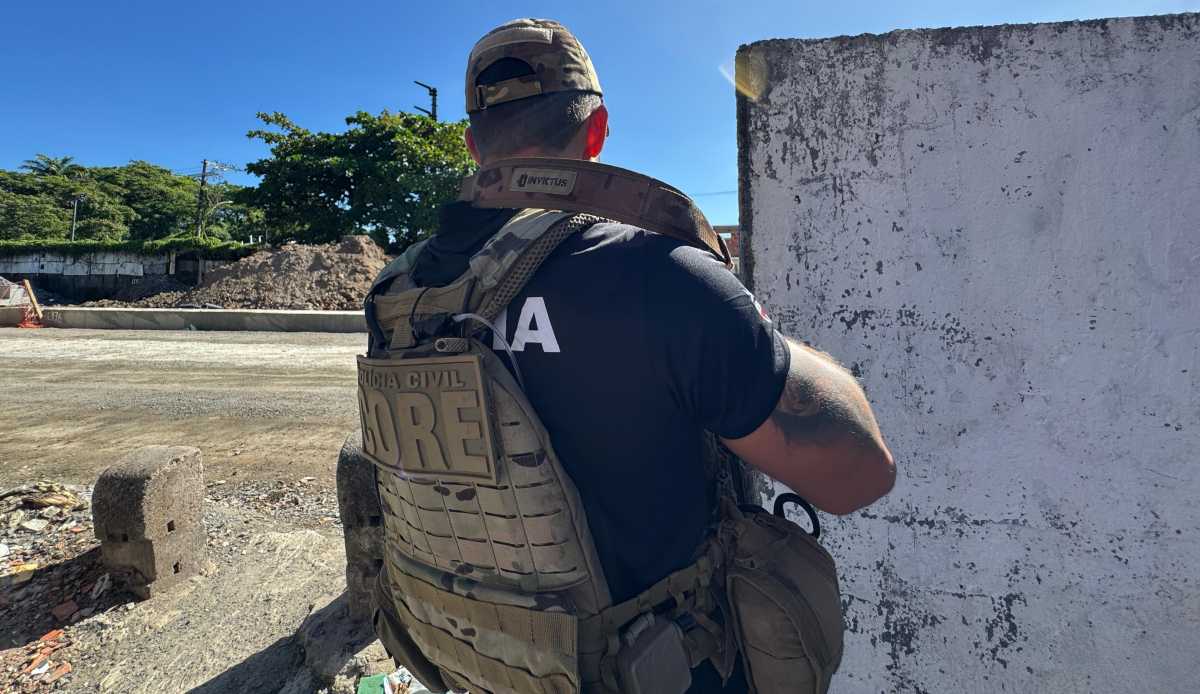 Principal suspeito de atirar contra motorista do diretor do presídio de Eunápolis é capturado durante tentativa de fuga