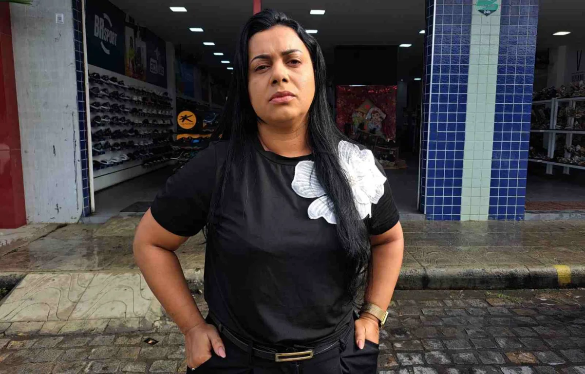 Comerciantes relatam prejuízos por conta de cratera no Anel de Contorno; obras não tem prazo para acabar