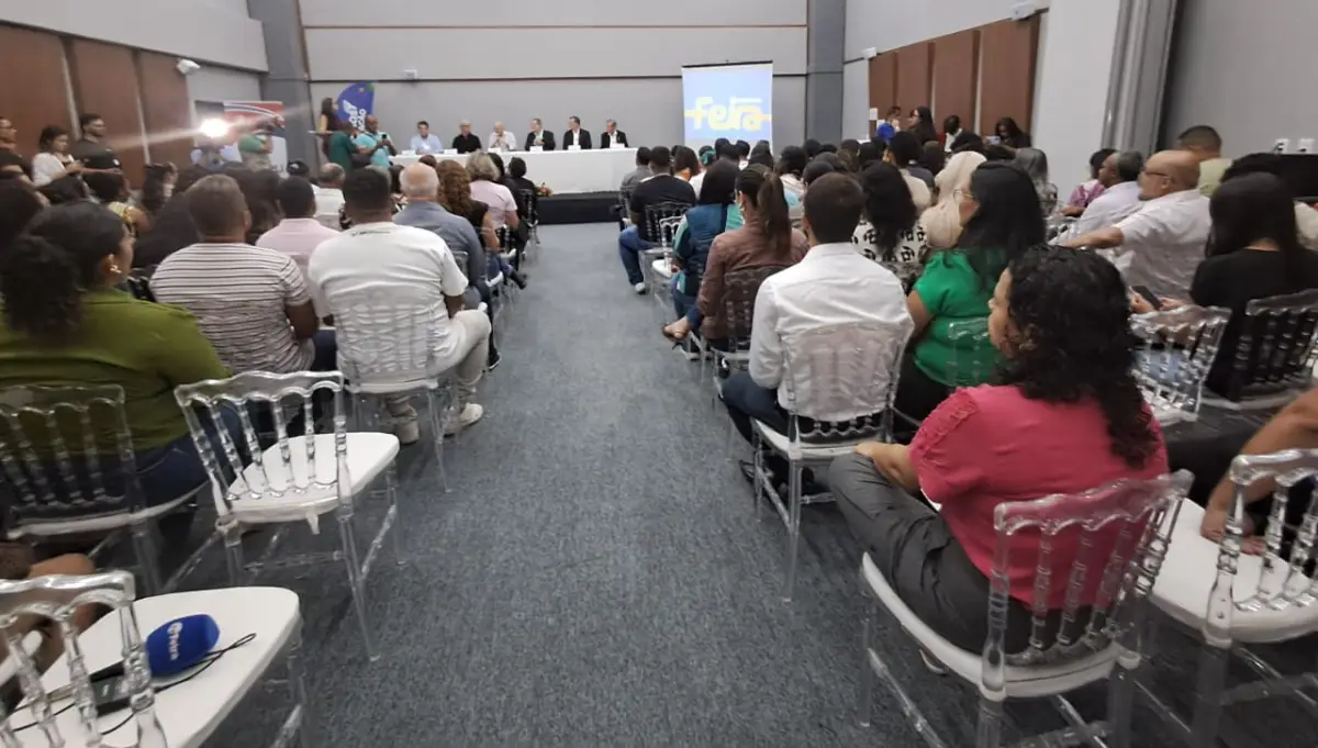 prefeitura firma novo convênio com ACBEU para ampliar ensino de inglês na rede municipal