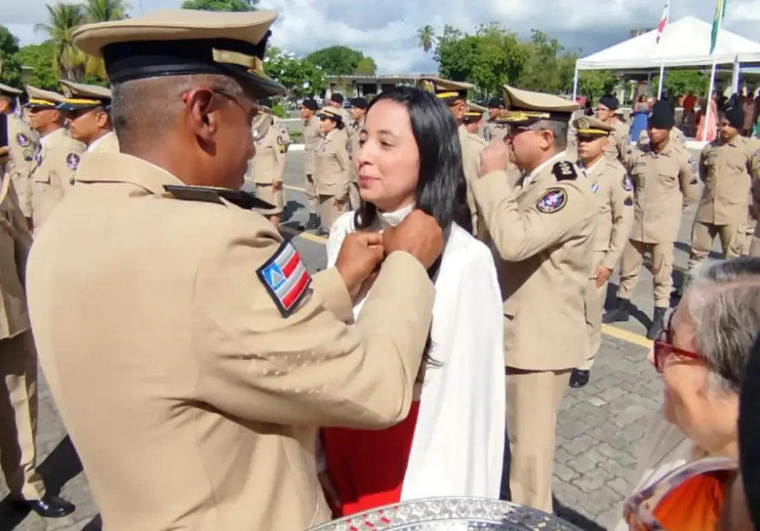 Cristiane França recebe honraria da PMBA-2