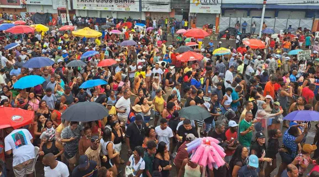 Arrastão da Micareta de Feira 2025 com Thiago Aquino e Timbalada
