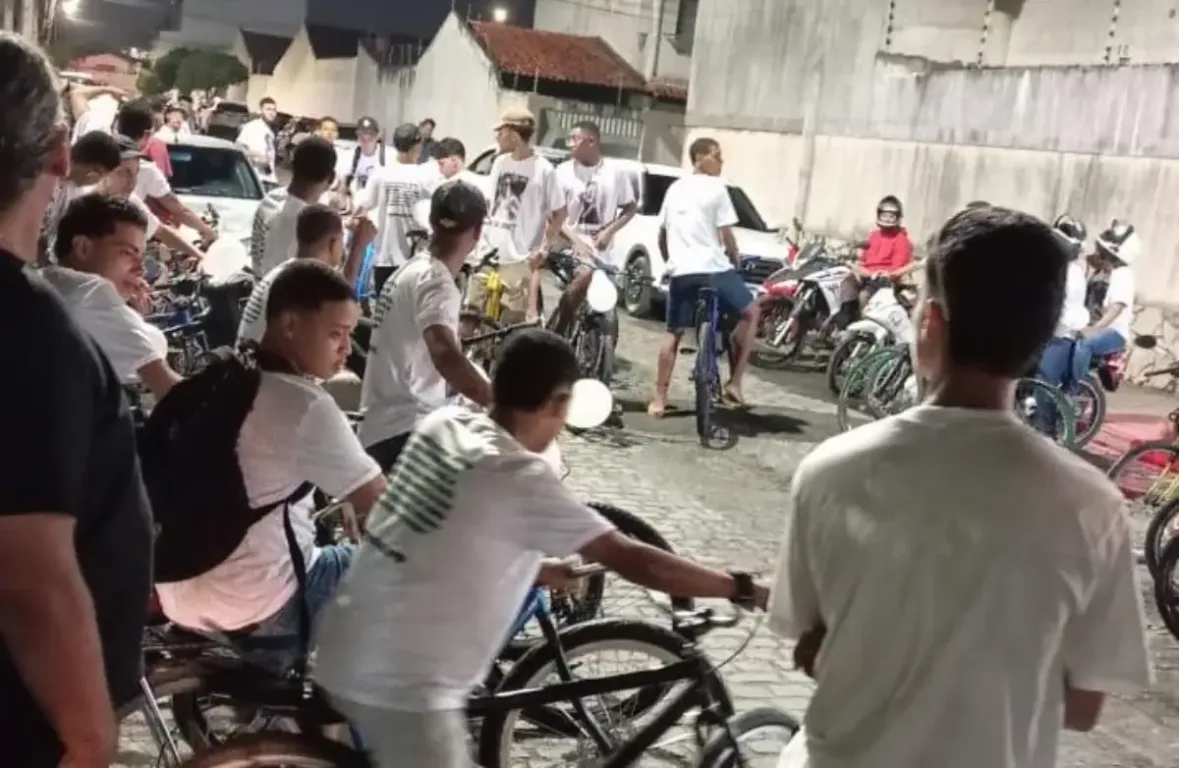Amigos e familiares realizam pedalada em homenagem à memória de Haron Gabriel