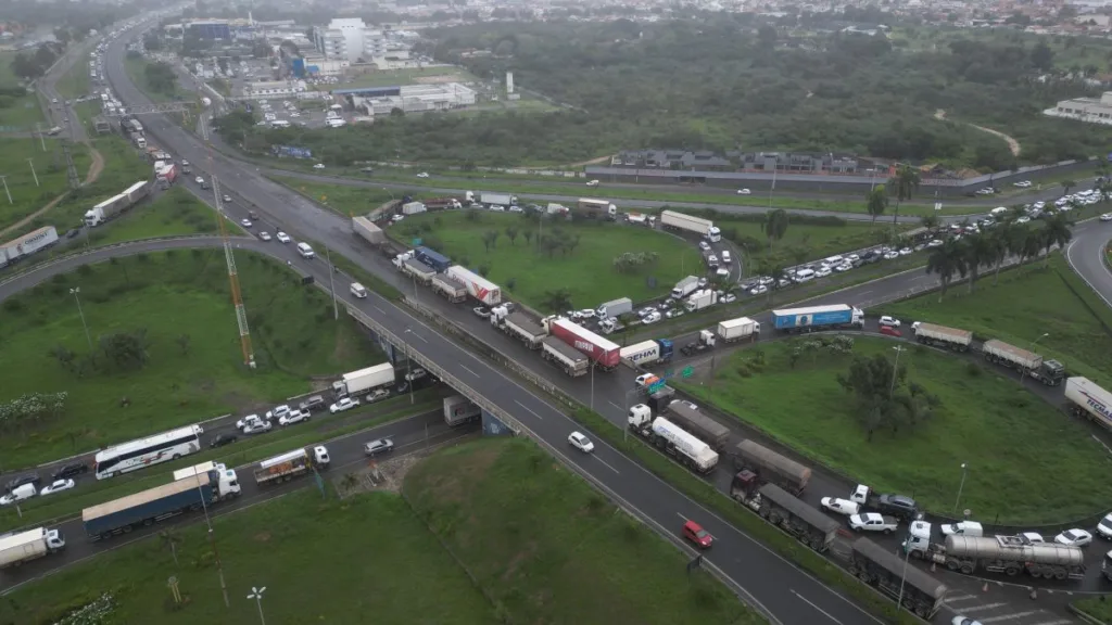 Viaduto Portal do Sertão (BR-324), em Feira de Santana
