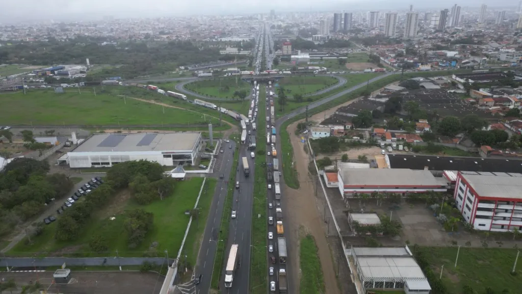 Viaduto Portal do Sertão (BR-324), em Feira de Santana