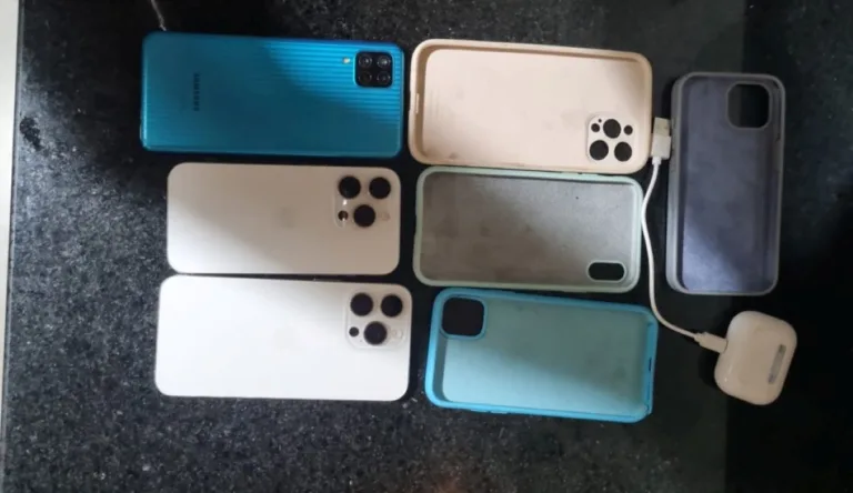 Celulares da marca iphone roubados