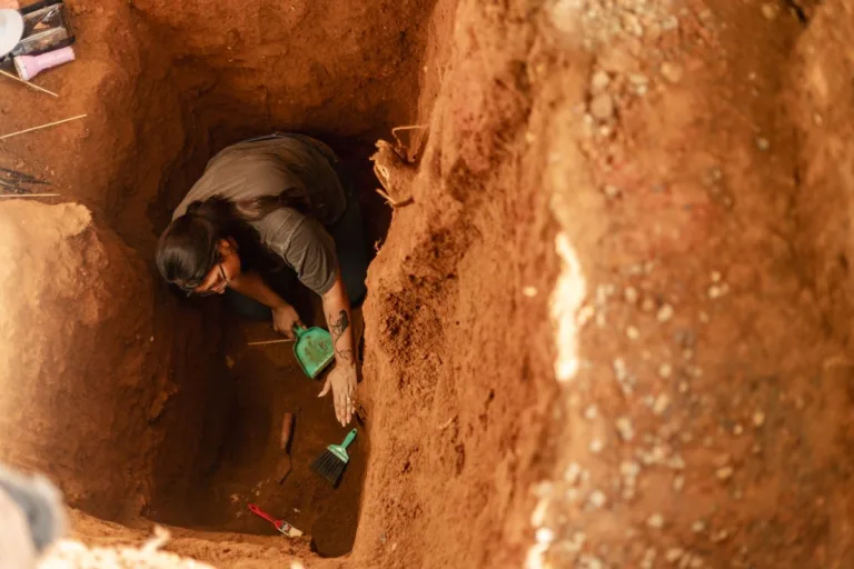 Arqueóloga - Ossadas identificadas por arqueólogos confirmam a localização do maior cemitério de escravizados da América Latina