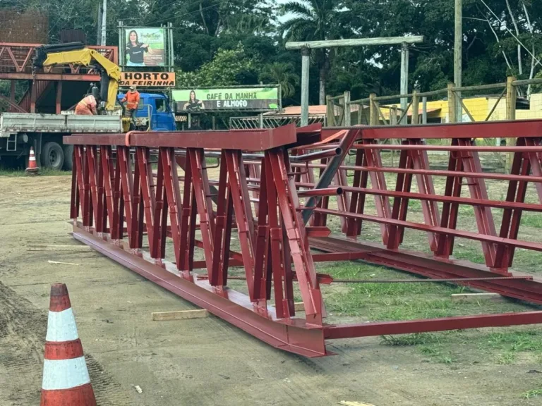 obra da passarela no KM 539 da BR-324