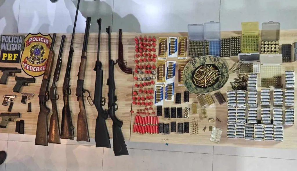 Polícia Federal captura foragido e apreende diversas armas de fogo