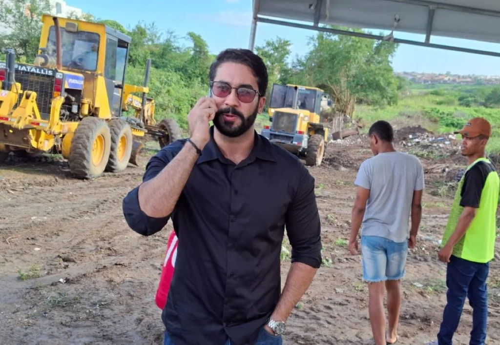 Antônio Vitor, que é diretor técnico da Cepreng Engenharia abertura de via artêmia pires e sérgio carneiro