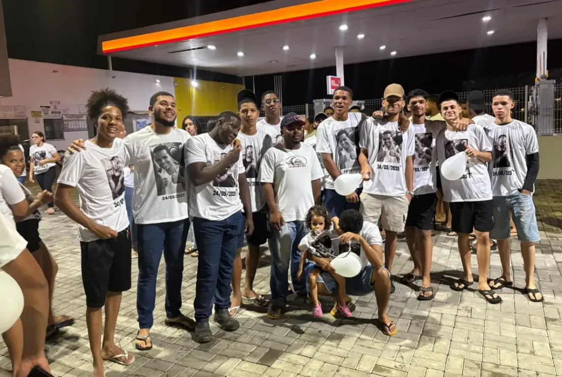 Amigos e familiares realizam pedalada em homenagem à memória de Haron Gabriel