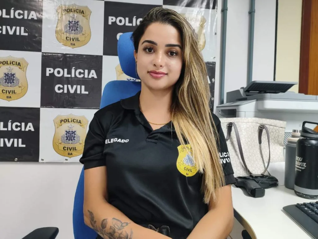 Delegada Lorena Almeida