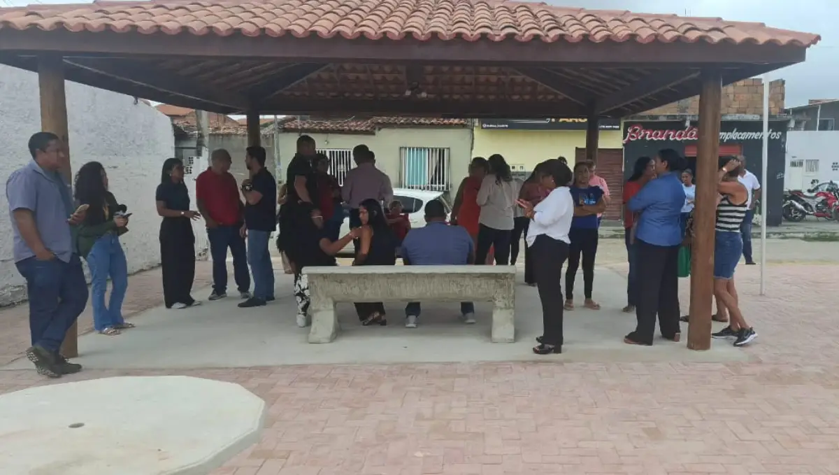 Entrega de praça na Lagoa Grande