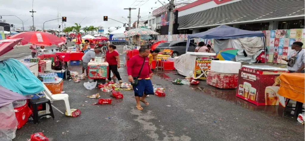 Ambulantes comemoram primeiro dia de vendas na Micareta