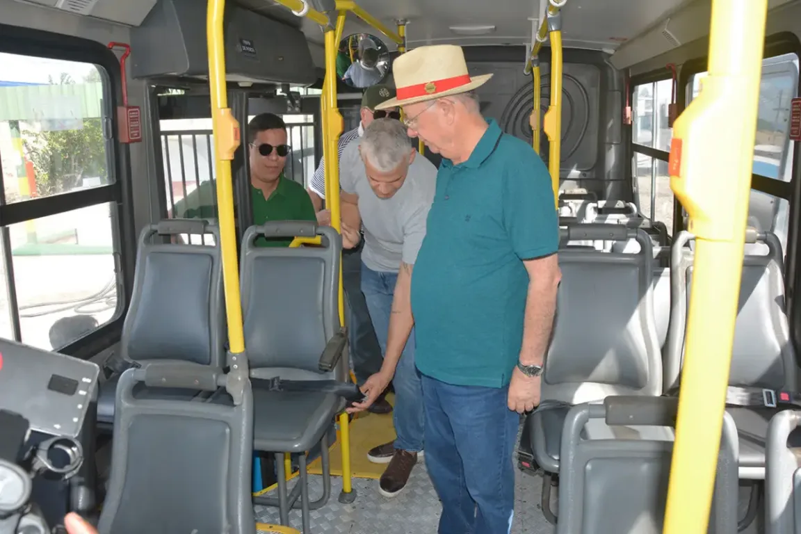 qualidade do transporte público escolar de Feira de Santana