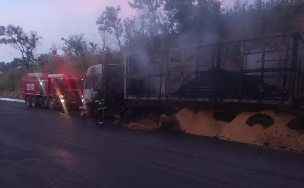Incêndio em carreta na ba-020