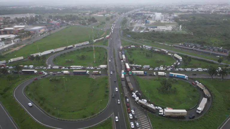 Viaduto Portal do Sertão (BR-324), em Feira de Santana