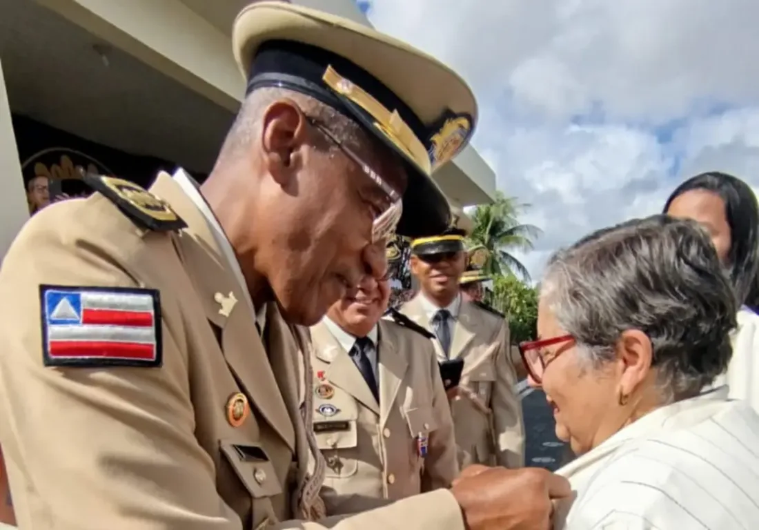 Cristiane França recebe honraria da PMBA-2