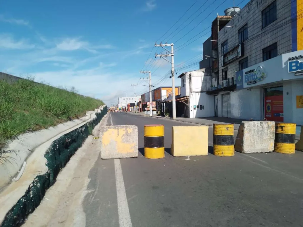 Cratera no Anel de Contorno